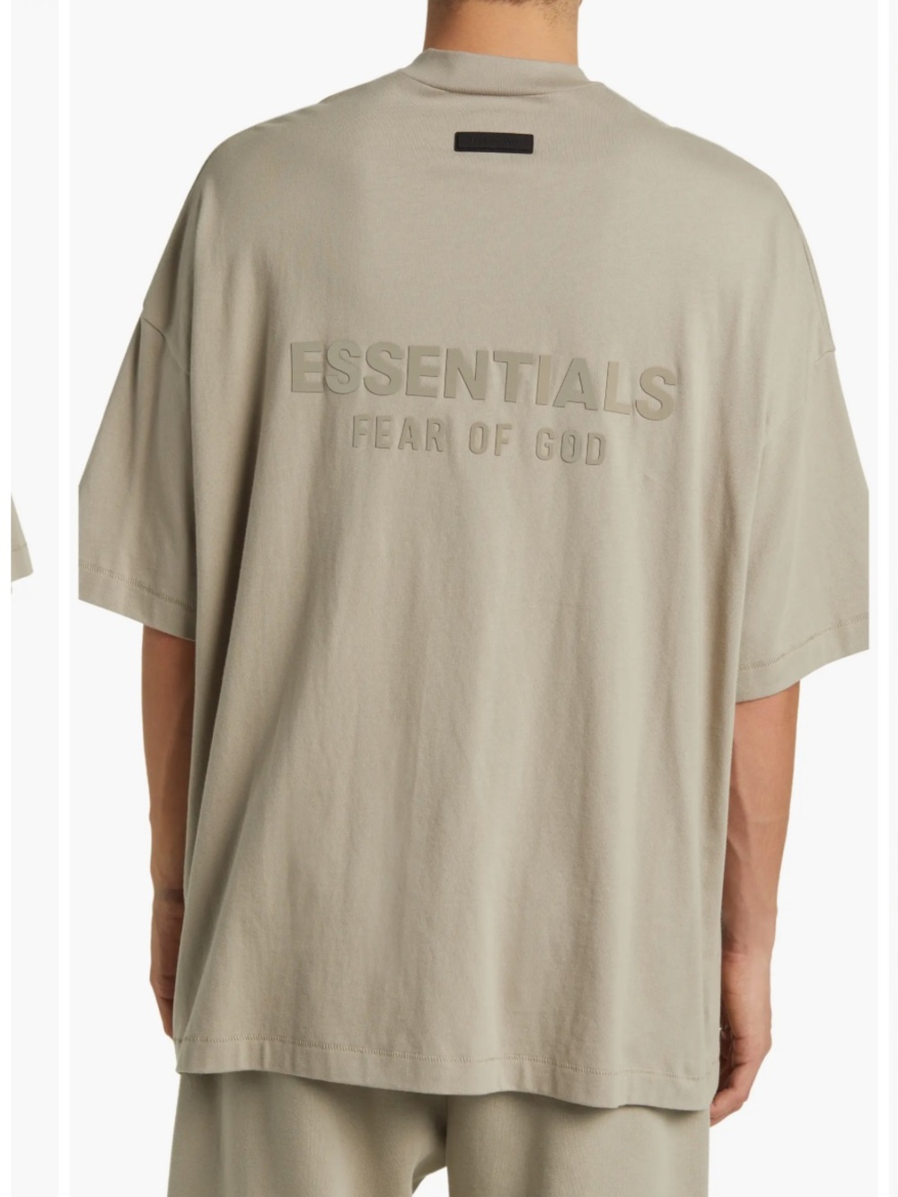 ESSENTIALS❣️Fear of God V-neck oversized t-shirt